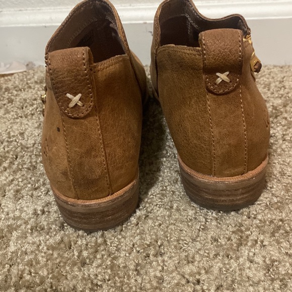 UGG GLEE DARK CHESTNUT SHOES - Picture 6 of 6